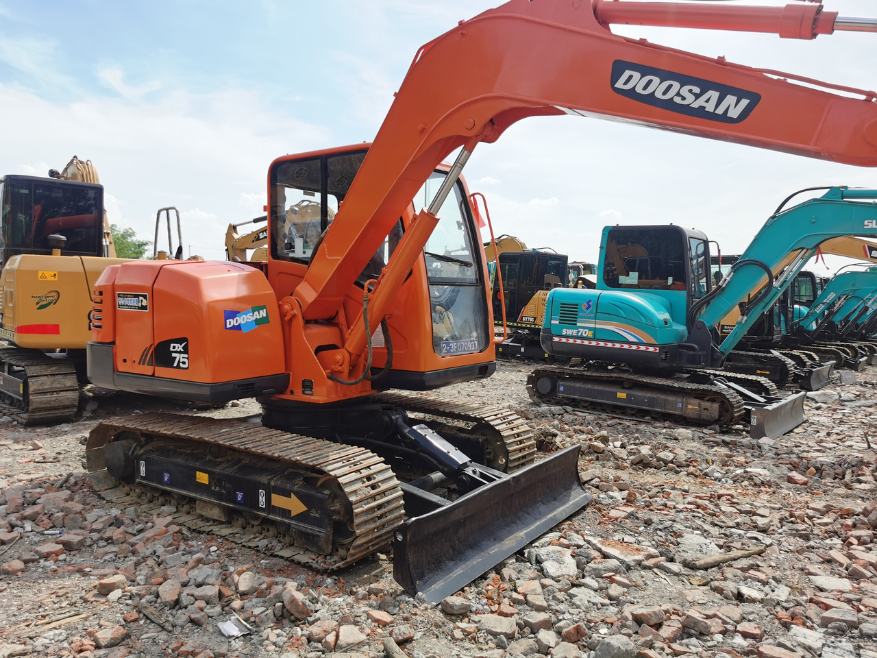 DOOSAN DX75 - Escavadora de rastos: foto 2 DOOSAN DX75 - Escavadora de rastos: foto 2