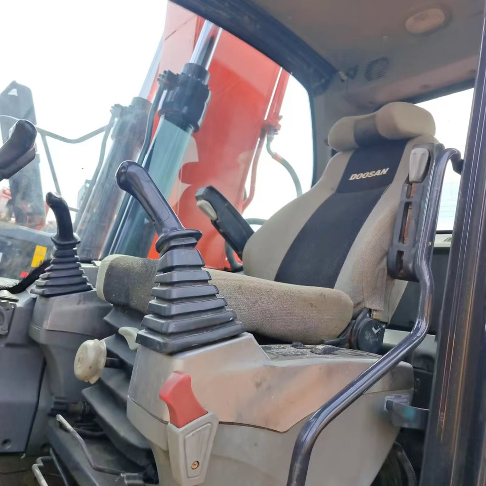 Doosan DX 140 Excavator Click for Discount - Escavadeira: foto 2 Doosan DX 140 Excavator Click for Discount - Escavadeira: foto 2