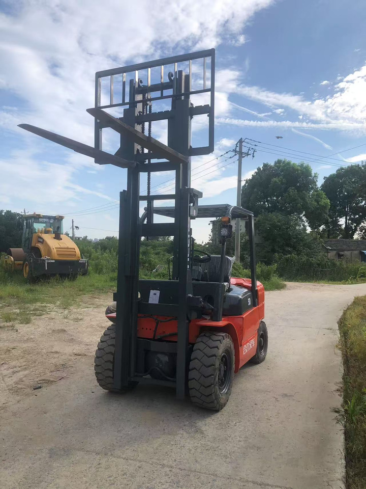 HELI 5Ton Forklift - Empilhadeira a diesel: foto 4 HELI 5Ton Forklift - Empilhadeira a diesel: foto 4