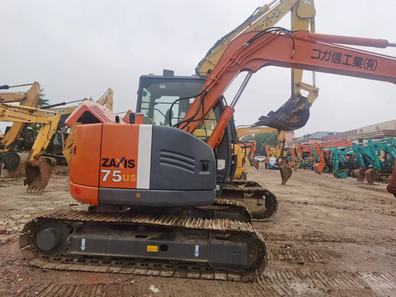 HITACHI ZX75US - Escavadora de rastos: foto 1 HITACHI ZX75US - Escavadora de rastos: foto 1