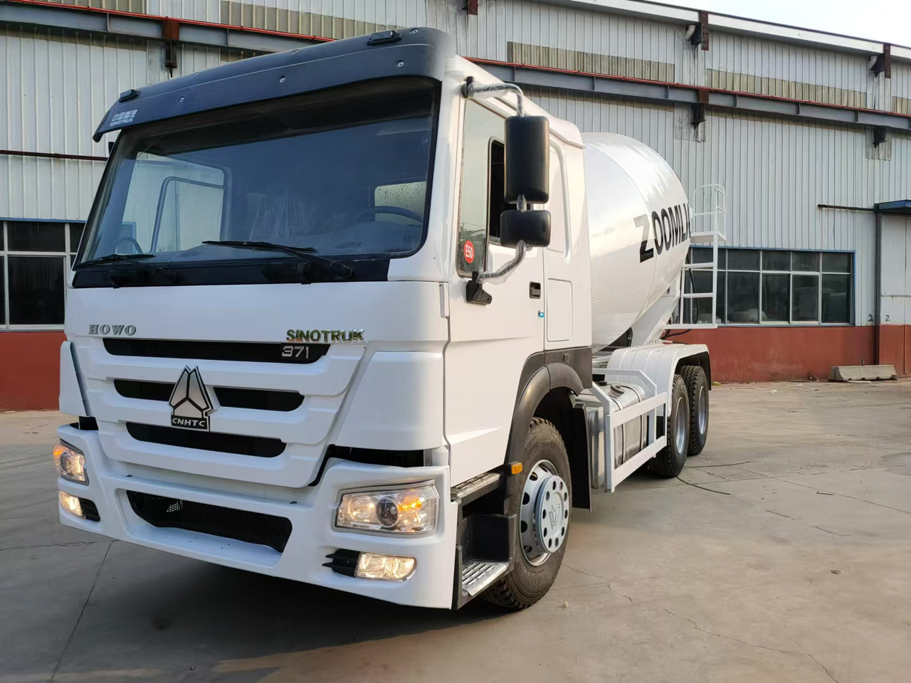 HOWO 371HP Concrete Mixer Truck Click for Discount - Camião betoneira: foto 1 HOWO 371HP Concrete Mixer Truck Click for Discount - Camião betoneira: foto 1