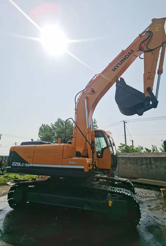 Escavadora de rastos HYUNDAI Crawler Excavator R220LC-9S Good Condition: foto 6