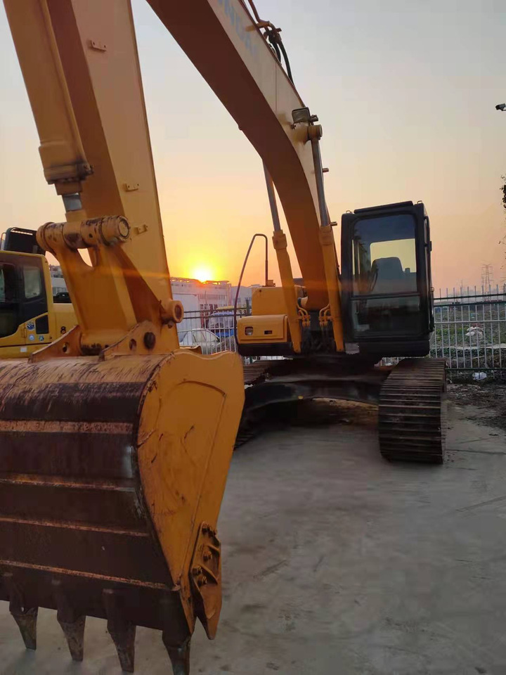 HYUNDAI R225LC-7 - Escavadora de rastos: foto 5 HYUNDAI R225LC-7 - Escavadora de rastos: foto 5