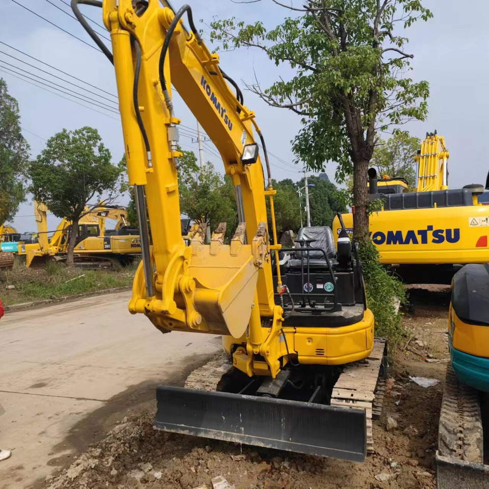 KOMATSU Mini Excavator Pc 35 - Mini escavadeira: foto 1 KOMATSU Mini Excavator Pc 35 - Mini escavadeira: foto 1