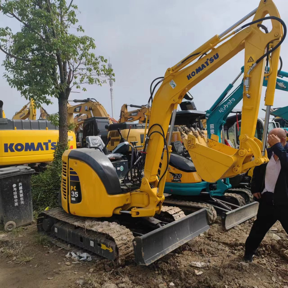 KOMATSU Mini Excavator Pc 35 - Mini escavadeira: foto 2 KOMATSU Mini Excavator Pc 35 - Mini escavadeira: foto 2