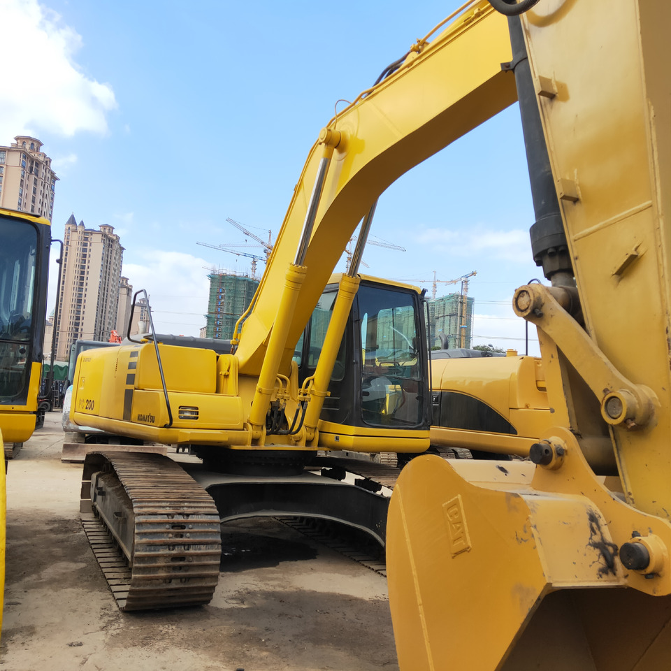 KOMATSU PC200-6 - Escavadora de rastos: foto 1 KOMATSU PC200-6 - Escavadora de rastos: foto 1