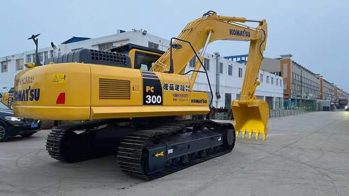 KOMATSU PC300-8 Excavator | Ultra Low Hours 4,200 | One Owner | Full Service History - Escavadora de rastos: foto 2 KOMATSU PC300-8 Excavator | Ultra Low Hours 4,200 | One Owner | Full Service History - Escavadora de rastos: foto 2