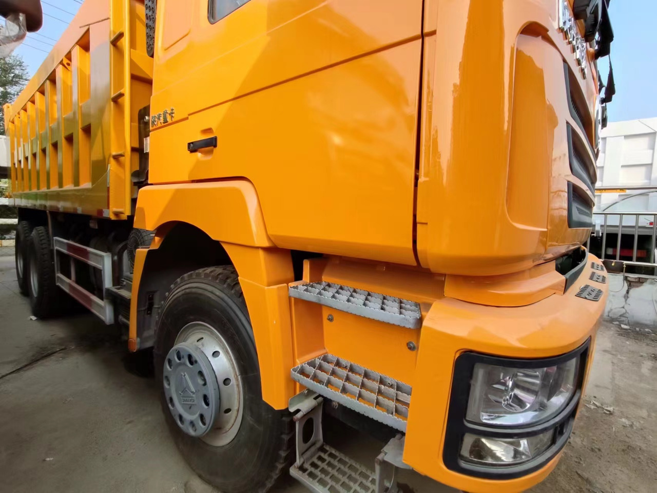 SHACMAN Dump Truck 6/4 New Brand Click Here for Discount - Camião basculante: foto 4 SHACMAN Dump Truck 6/4 New Brand Click Here for Discount - Camião basculante: foto 4