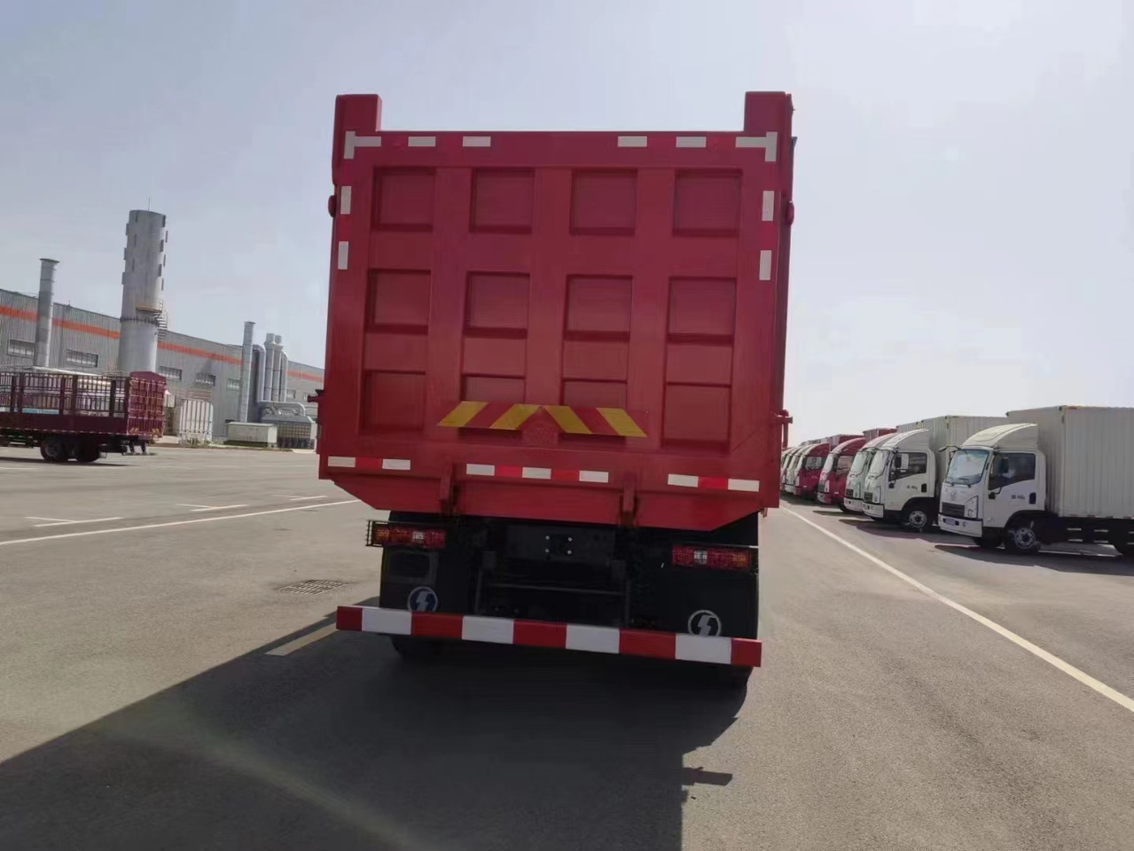 SHACMAN F3000 Dump Truck 6X4 Click for Discount - Camião basculante: foto 2 SHACMAN F3000 Dump Truck 6X4 Click for Discount - Camião basculante: foto 2