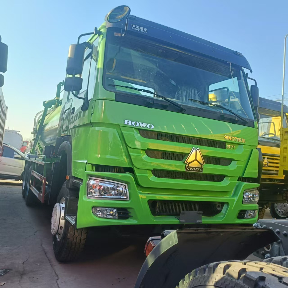 SINOTRUK HOWO Sewage Suction Truck 6*4 Click Here for Discount - Caminhão limpa fossa: foto 1 SINOTRUK HOWO Sewage Suction Truck 6*4 Click Here for Discount - Caminhão limpa fossa: foto 1