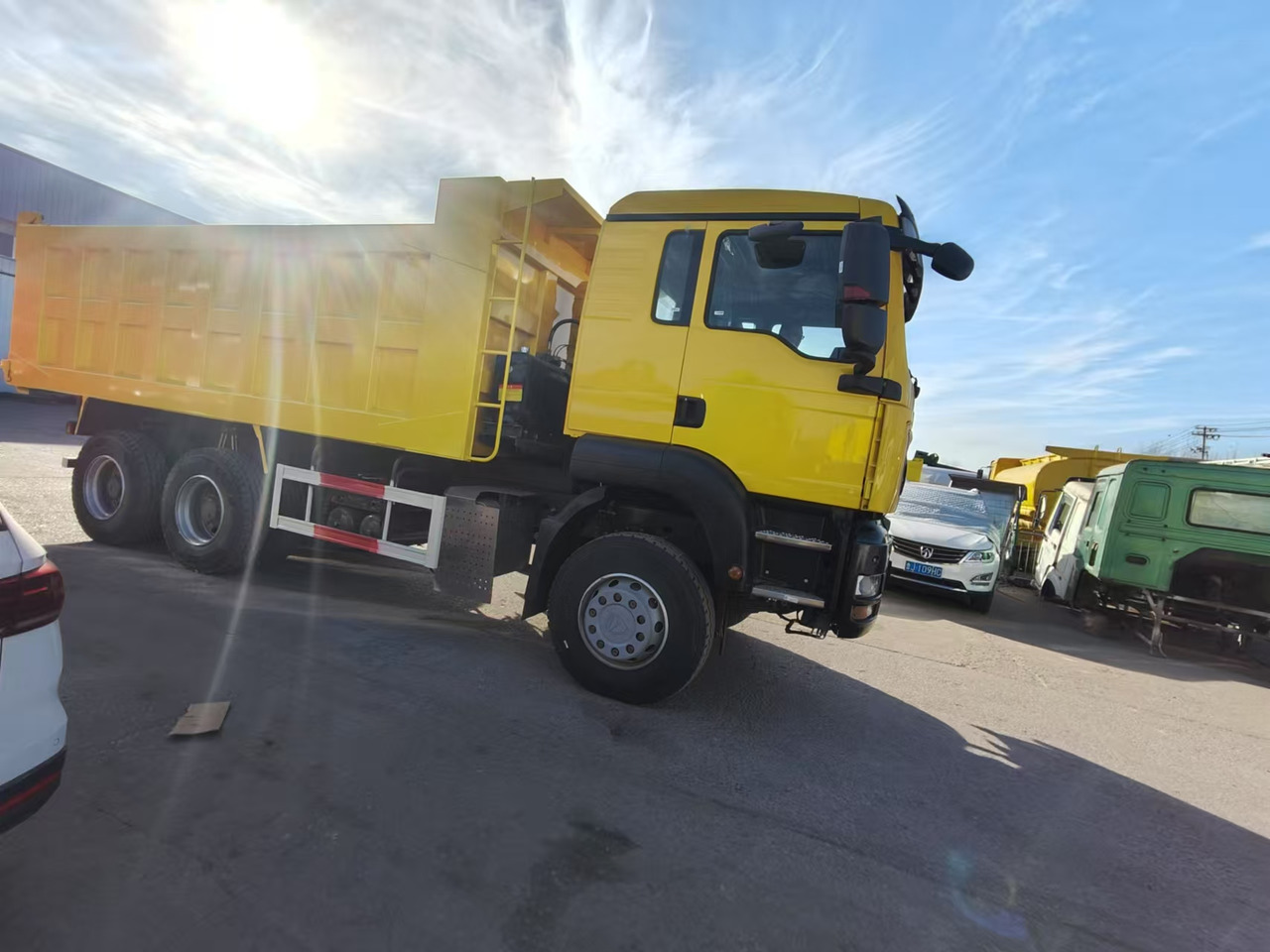 SINOTRUK T5G 6X4 CLICK HERE FOR DISCOUNT - Camião basculante: foto 4 SINOTRUK T5G 6X4 CLICK HERE FOR DISCOUNT - Camião basculante: foto 4