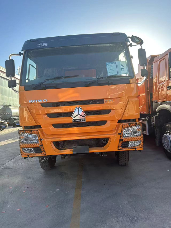 Sinotrack HOWO 6x4 Dump Truck Click for Discount - Camião basculante: foto 4 Sinotrack HOWO 6x4 Dump Truck Click for Discount - Camião basculante: foto 4