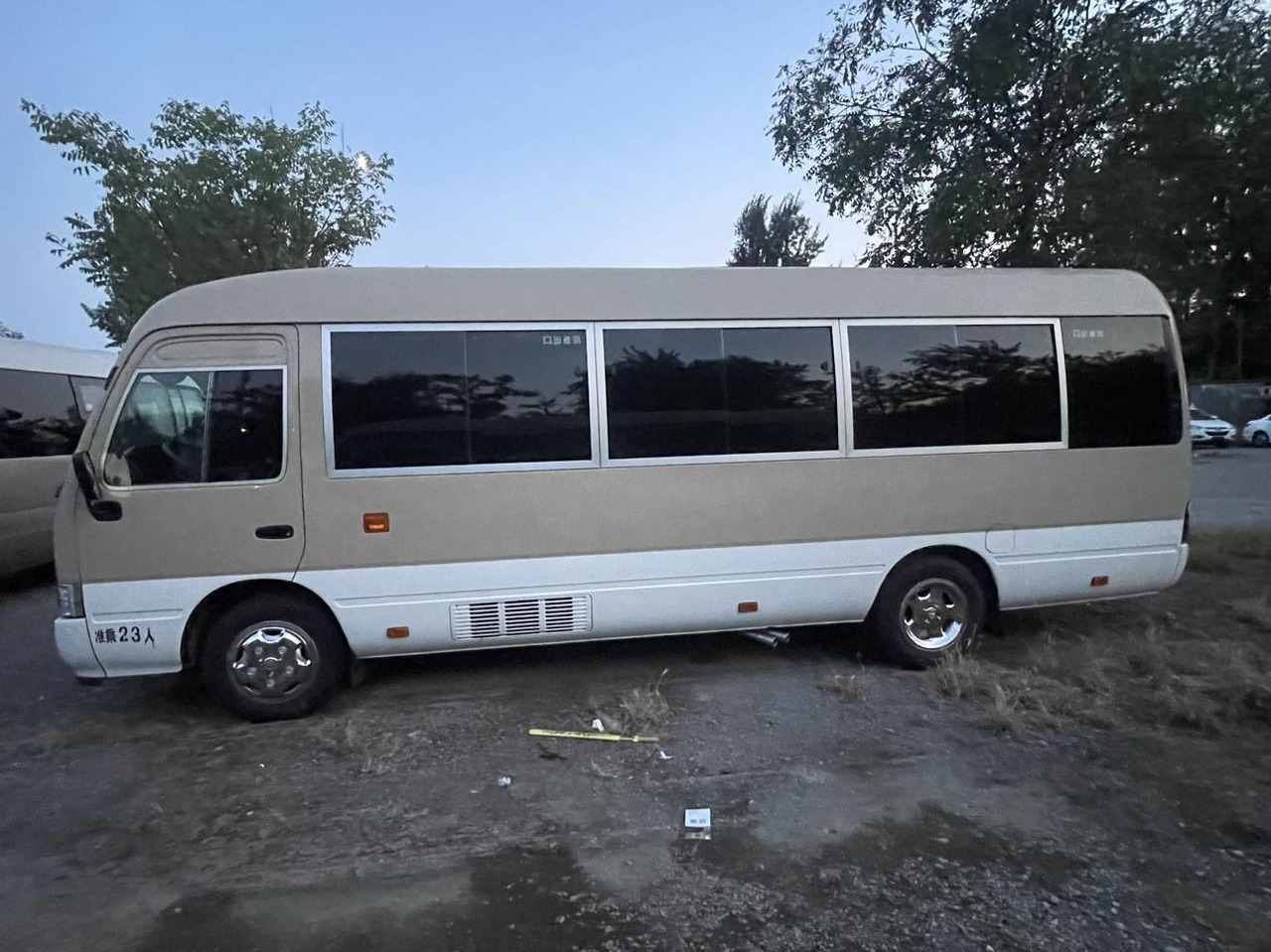 TOYOTA Coaster - Ônibus urbano: foto 1 TOYOTA Coaster - Ônibus urbano: foto 1