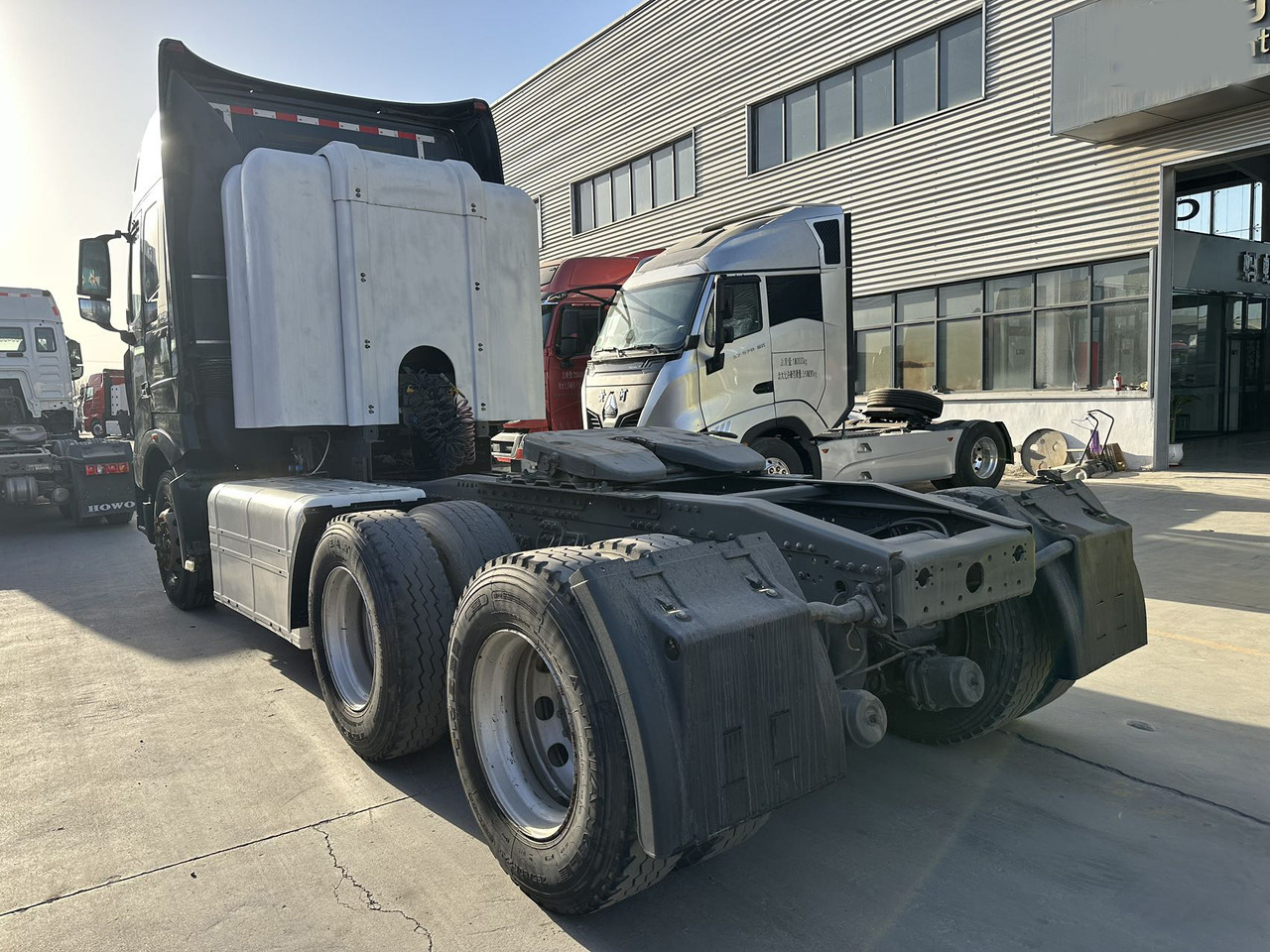 HOWO A7 6*4 Truck Unit Click Here for Discount - Tractor: foto 4 HOWO A7 6*4 Truck Unit Click Here for Discount - Tractor: foto 4