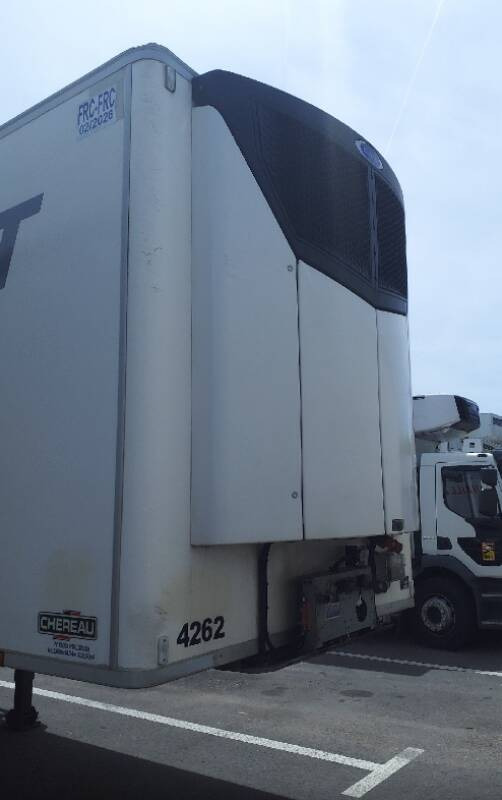 Semi-remorque 3 Essieux FRIGO 38 TONNES HAYON CAISSE CHEREAU GROUPE CARRIER VECTOR HE 19 MT - Semi-reboque frigorífico: foto 2 Semi-remorque 3 Essieux FRIGO 38 TONNES HAYON CAISSE CHEREAU GROUPE CARRIER VECTOR HE 19 MT - Semi-reboque frigorífico: foto 2