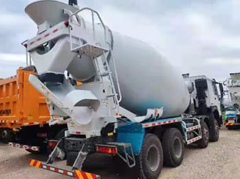 SINOTRUK Concrete Truck for Sale in Mali - Camião: foto 3 SINOTRUK Concrete Truck for Sale in Mali - Camião: foto 3