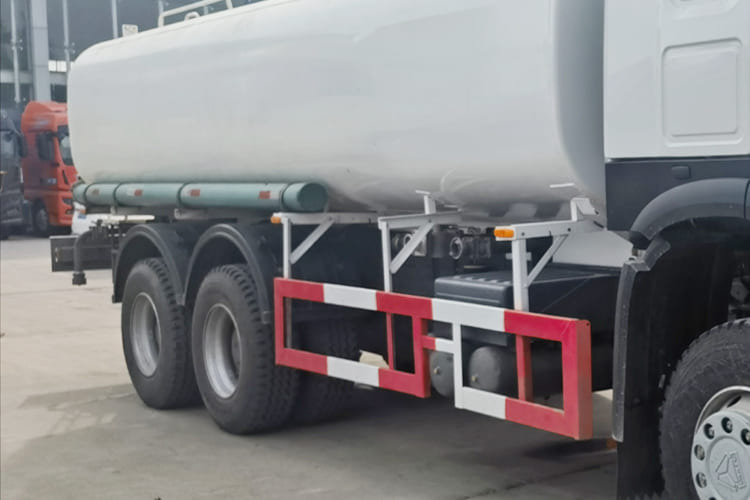 Howo Howo Water Tank Truck for Sale in Zambia - Caminhão tanque: foto 5 Howo Howo Water Tank Truck for Sale in Zambia - Caminhão tanque: foto 5