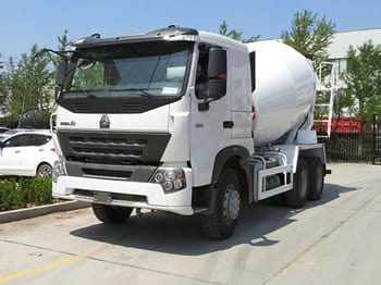 SINOTRUK Concrete Mixer Truck for Sale in Ghana - Camião betoneira: foto 4 SINOTRUK Concrete Mixer Truck for Sale in Ghana - Camião betoneira: foto 4
