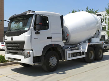 SINOTRUK Concrete Mixer Truck for Sale in Ghana - Camião betoneira: foto 1 SINOTRUK Concrete Mixer Truck for Sale in Ghana - Camião betoneira: foto 1