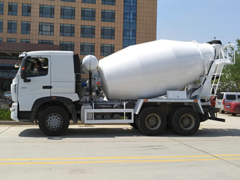 SINOTRUK Concrete Mixer Truck for Sale in Ghana - Camião betoneira: foto 5 SINOTRUK Concrete Mixer Truck for Sale in Ghana - Camião betoneira: foto 5