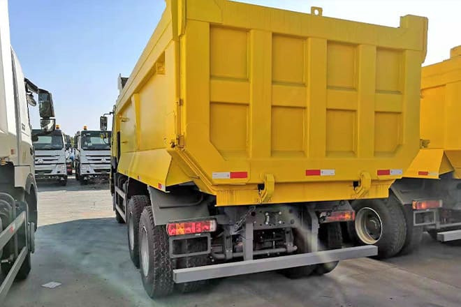 SINOTRUK Howo 400 10 Wheeler Dump Truck for Sale Price in Sierra Leone - Camião basculante: foto 3 SINOTRUK Howo 400 10 Wheeler Dump Truck for Sale Price in Sierra Leone - Camião basculante: foto 3