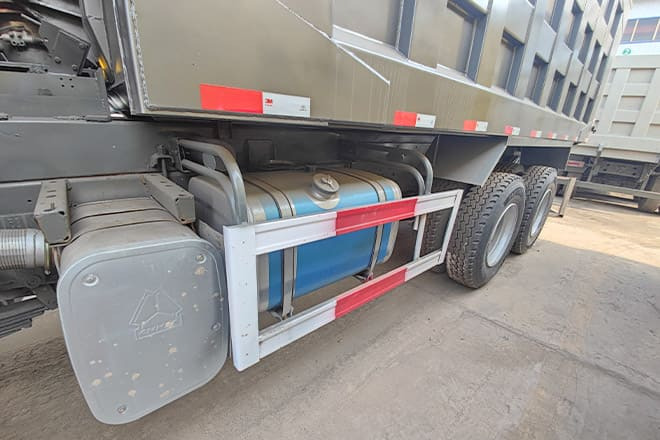 SINOTRUK Used Howo 10 Wheeler Tipper Truck Price for Sale in Nigeria - Camião basculante: foto 4 SINOTRUK Used Howo 10 Wheeler Tipper Truck Price for Sale in Nigeria - Camião basculante: foto 4