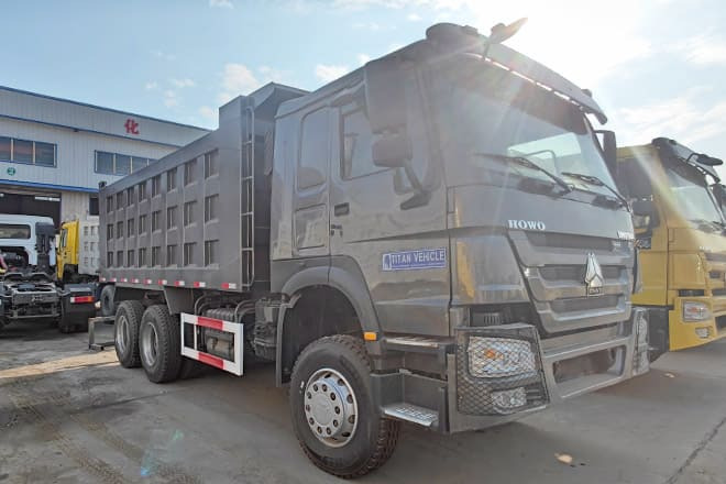 SINOTRUK Used Howo 10 Wheeler Tipper Truck Price for Sale in Nigeria - Camião basculante: foto 2 SINOTRUK Used Howo 10 Wheeler Tipper Truck Price for Sale in Nigeria - Camião basculante: foto 2