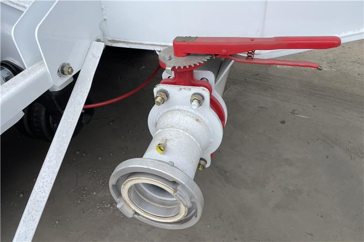 TITAN 3 Axle Dry Bulker Cement Tanker Trailer for Sale In Saudi Arabia - Semi-reboque: foto 5 TITAN 3 Axle Dry Bulker Cement Tanker Trailer for Sale In Saudi Arabia - Semi-reboque: foto 5