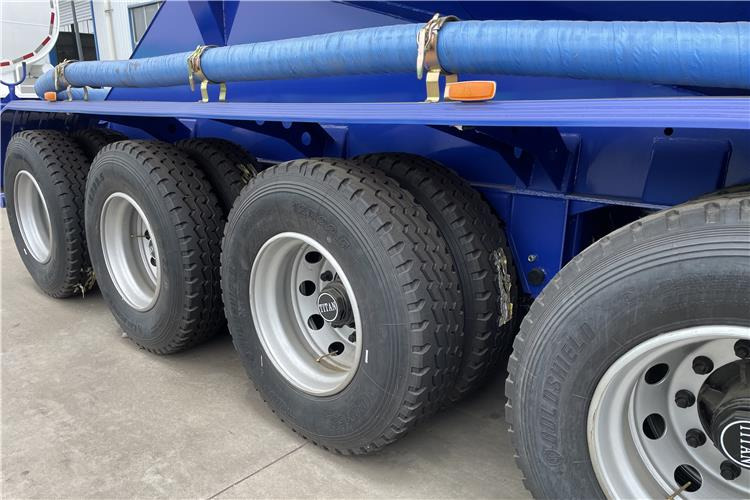 TITAN 4 Axle 60 Ton Bulker Cement Tanker Trailer for Sale In United Arab Emirates - Semi-reboque: foto 5 TITAN 4 Axle 60 Ton Bulker Cement Tanker Trailer for Sale In United Arab Emirates - Semi-reboque: foto 5