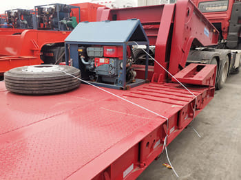 TITAN Folding Gooseneck Lowboy Trailers for Sale in Senegal - Semi-reboque: foto 3 TITAN Folding Gooseneck Lowboy Trailers for Sale in Senegal - Semi-reboque: foto 3