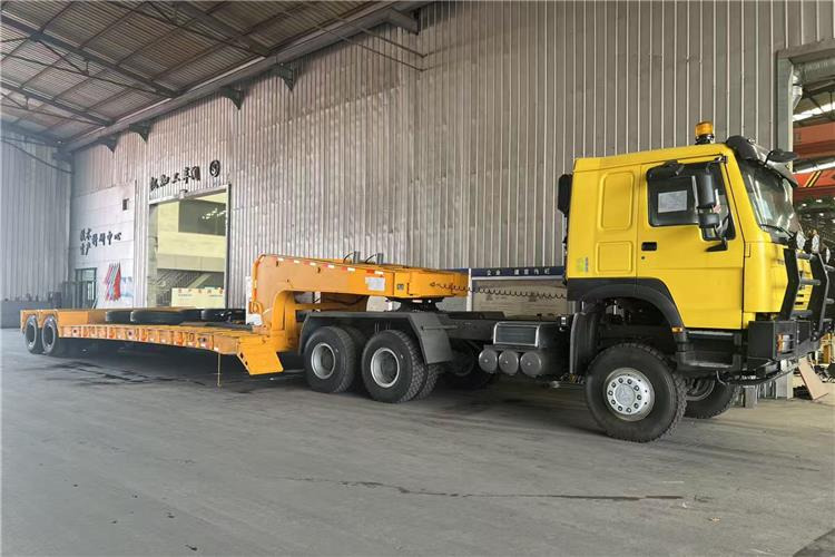 TITAN 2 Axle Detachable Gooseneck Trailer for Sale In Jamaica - Semi-reboque baixa: foto 2 TITAN 2 Axle Detachable Gooseneck Trailer for Sale In Jamaica - Semi-reboque baixa: foto 2