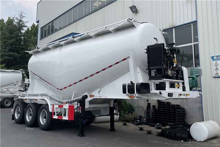 TITAN 3 Axle 30CBM Cement Tanker Trailer with Air Suspension In Saudi Arabia - Semirreboque tanque: foto 1 TITAN 3 Axle 30CBM Cement Tanker Trailer with Air Suspension In Saudi Arabia - Semirreboque tanque: foto 1