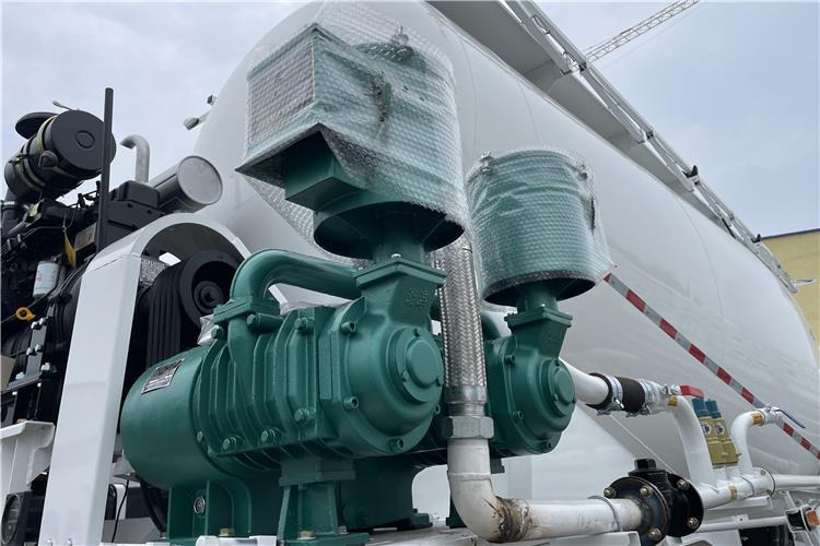 TITAN 3 Axle 30CBM Cement Tanker Trailer with Air Suspension In Saudi Arabia - Semirreboque tanque: foto 3 TITAN 3 Axle 30CBM Cement Tanker Trailer with Air Suspension In Saudi Arabia - Semirreboque tanque: foto 3