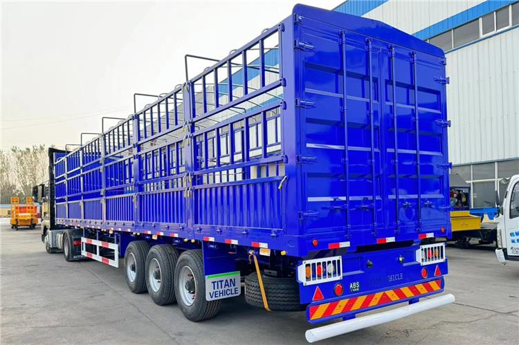 TITAN 3 Axle Cargo Fence Trailer with Air Suspension Transport Animal - Semi-reboque transporte de gado: foto 2 TITAN 3 Axle Cargo Fence Trailer with Air Suspension Transport Animal - Semi-reboque transporte de gado: foto 2
