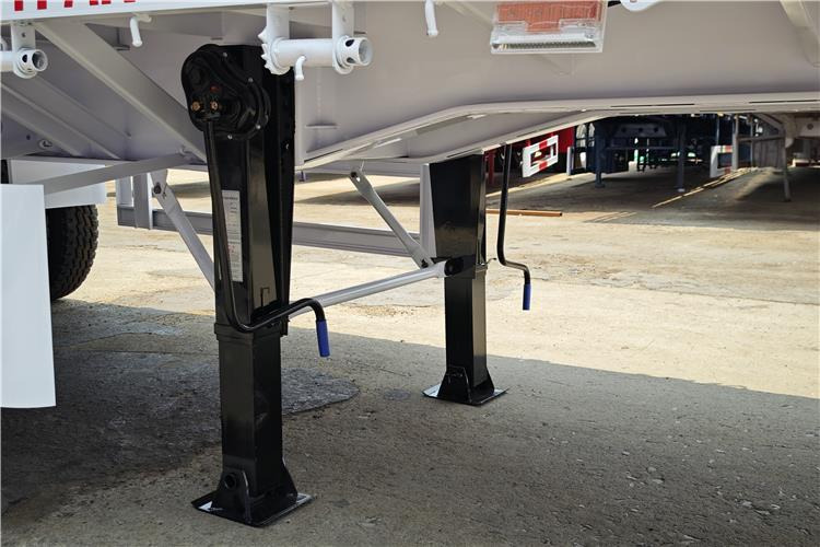 TITAN 4 Axle Livestock Truck Trailer for Sale In Guam - Semi-reboque transporte de gado: foto 4 TITAN 4 Axle Livestock Truck Trailer for Sale In Guam - Semi-reboque transporte de gado: foto 4