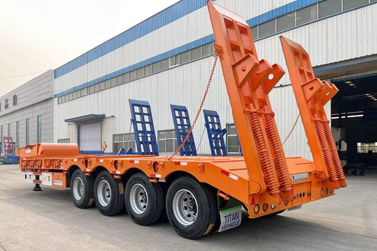 TITAN 4 Axle Lowbed Truck for Sale in Ghana - Semi-reboque baixa: foto 3 TITAN 4 Axle Lowbed Truck for Sale in Ghana - Semi-reboque baixa: foto 3