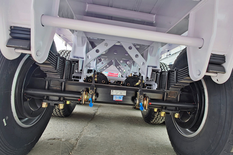 TITAN Cargo Trailer for Sale in Saudi Arabia - Semi-reboque transporte de gado: foto 4 TITAN Cargo Trailer for Sale in Saudi Arabia - Semi-reboque transporte de gado: foto 4