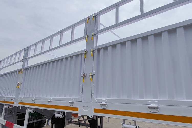 TITAN Cargo Trailer for Sale in Saudi Arabia - Semi-reboque transporte de gado: foto 5 TITAN Cargo Trailer for Sale in Saudi Arabia - Semi-reboque transporte de gado: foto 5