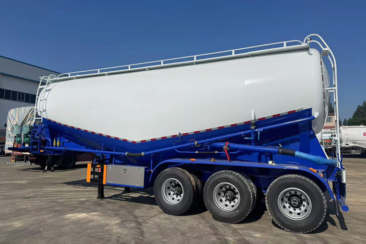 TITAN Dry Bulk Trailer for Sale in Ghana - Semirreboque tanque: foto 1 TITAN Dry Bulk Trailer for Sale in Ghana - Semirreboque tanque: foto 1