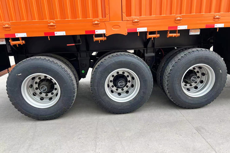 TITAN Fence Trailer for Sale in Saudi Arabia - Semi-reboque transporte de gado: foto 5 TITAN Fence Trailer for Sale in Saudi Arabia - Semi-reboque transporte de gado: foto 5