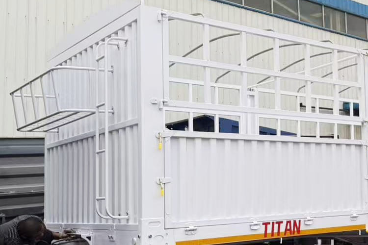 TITAN Livestock Fence Semi Trailer for Sale in Malawi - Semi-reboque transporte de gado: foto 4 TITAN Livestock Fence Semi Trailer for Sale in Malawi - Semi-reboque transporte de gado: foto 4