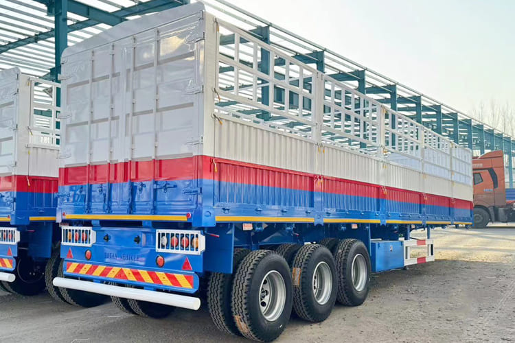 TITAN Livestock Trailer for Sale in Ghana - Semi-reboque transporte de gado: foto 1 TITAN Livestock Trailer for Sale in Ghana - Semi-reboque transporte de gado: foto 1