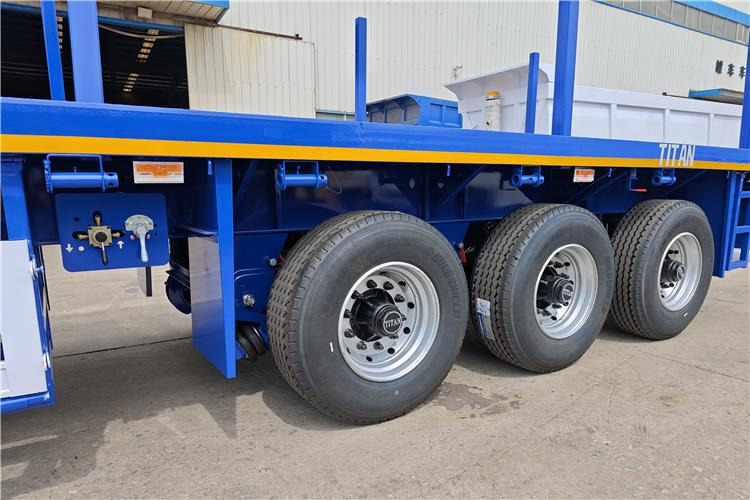 TITAN Tri Axle 40 foot Semi Truck Flatbed Trailer In Sierra Leone - Semi-reboque chassi: foto 4 TITAN Tri Axle 40 foot Semi Truck Flatbed Trailer In Sierra Leone - Semi-reboque chassi: foto 4