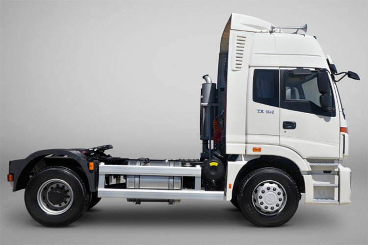 FOTON Foton 6 Wheeler Truck Head for Sale in Tanzania - Tractor: foto 4 FOTON Foton 6 Wheeler Truck Head for Sale in Tanzania - Tractor: foto 4