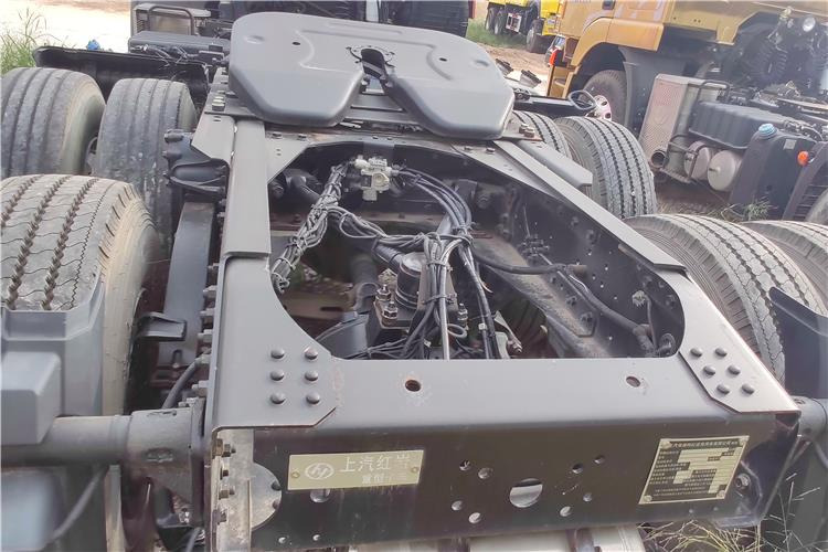 Hongyan Used Genlyon Truck Head for Sale - Tractor: foto 3 Hongyan Used Genlyon Truck Head for Sale - Tractor: foto 3