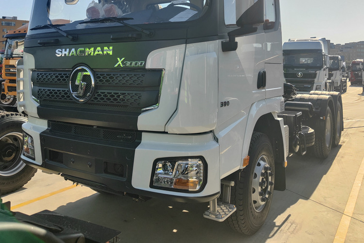 SHACMAN Second Hand Shacman Tractor Trailer for Sale in Malawi - Tractor: foto 2 SHACMAN Second Hand Shacman Tractor Trailer for Sale in Malawi - Tractor: foto 2