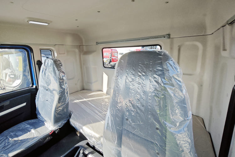 SHACMAN Shacman F3000 Truck Head for Sale in Saudi Arabia - Tractor: foto 5 SHACMAN Shacman F3000 Truck Head for Sale in Saudi Arabia - Tractor: foto 5