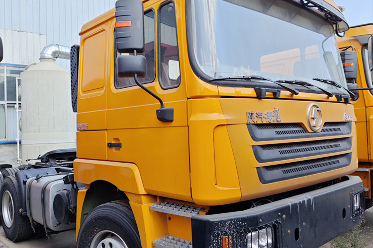 SHACMAN Used Shacman Truck Tractor for Sale in Jamaica - Tractor: foto 2 SHACMAN Used Shacman Truck Tractor for Sale in Jamaica - Tractor: foto 2