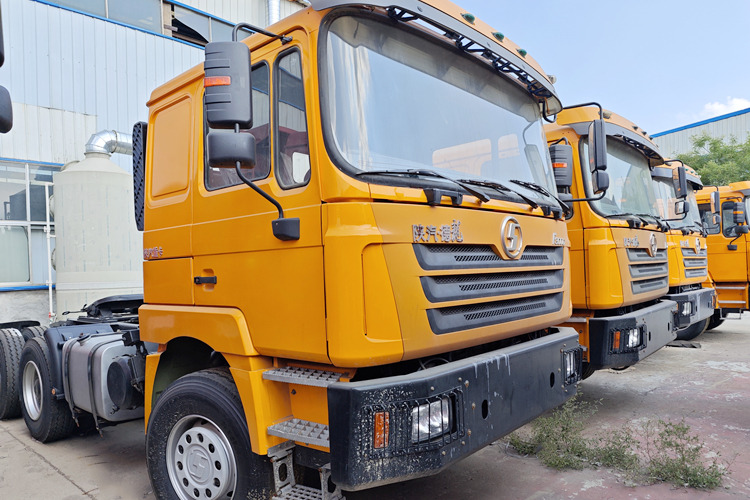 SHACMAN Used Shacman Truck Tractor for Sale in Jamaica - Tractor: foto 1 SHACMAN Used Shacman Truck Tractor for Sale in Jamaica - Tractor: foto 1