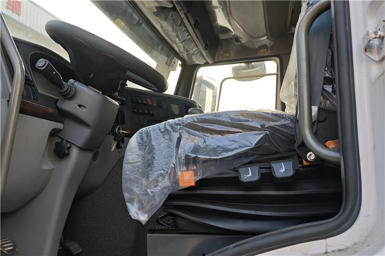 SINOTRUK Used Howo 371 Truck Head for Sale In Nigeria Lagos - Tractor: foto 4 SINOTRUK Used Howo 371 Truck Head for Sale In Nigeria Lagos - Tractor: foto 4